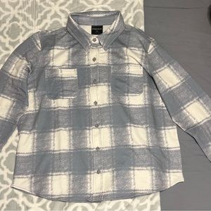 Women’s medium, flannel long sleeve shirt/sweater Brand: 32 Degrees Heat